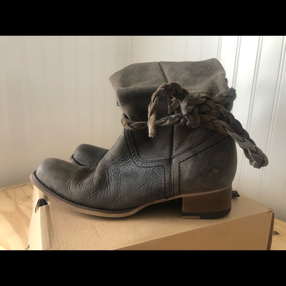 BedStu Cowboy boots